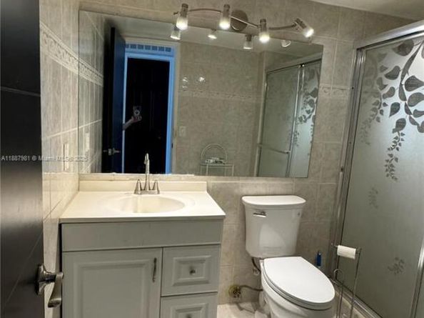 160 NE 203rd Ter E31, Miami Gardens FL 33179