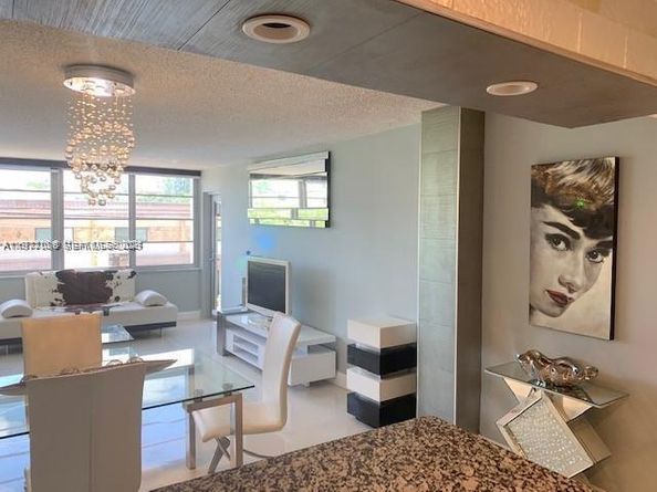 8000 Harding Ave 2B, Miami Beach FL 33141