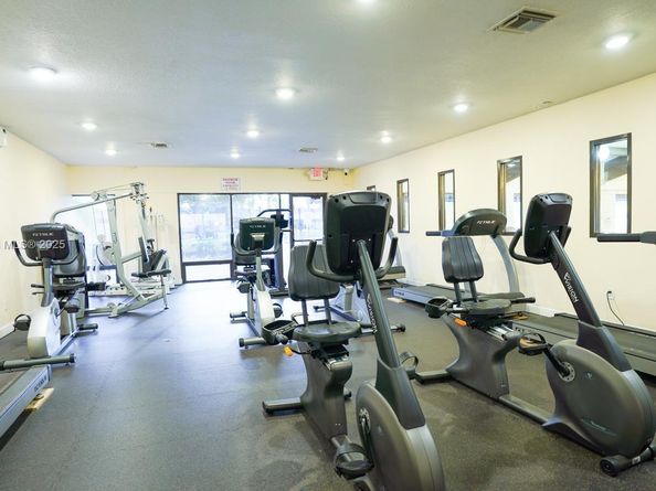 2780 N Pine Island Rd 211, Sunrise FL 33322