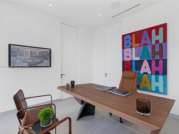 501 Palm Dr, Hallandale Beach FL 33009