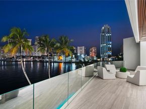 501 Palm Dr, Hallandale Beach FL 33009