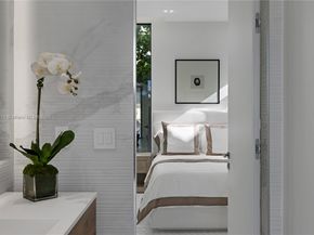 501 Palm Dr, Hallandale Beach FL 33009