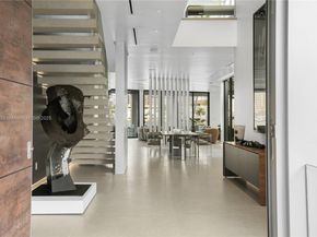 501 Palm Dr, Hallandale Beach FL 33009