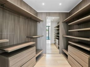 501 Palm Dr, Hallandale Beach FL 33009