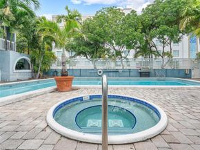 515 NE 38th St 10, Miami FL 33137