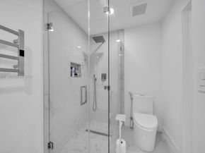 990 NW 131st Ave, Miami FL 33182