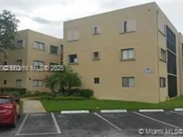 8045 SW 107th Ave 323, Miami FL 33173