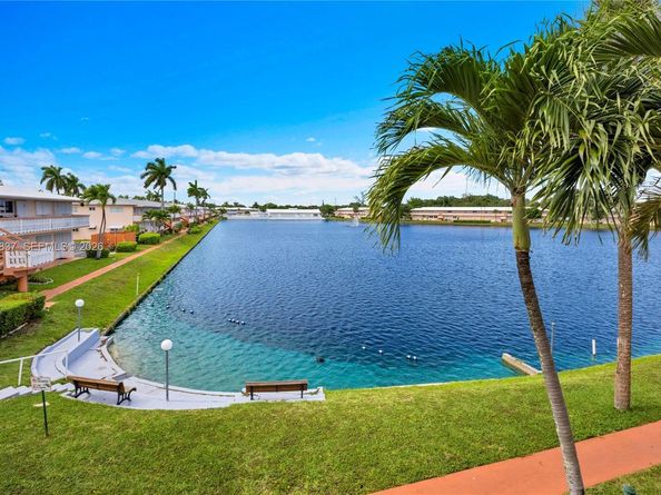 1050 SW 11th ST 20L, Hallandale Beach FL 33009