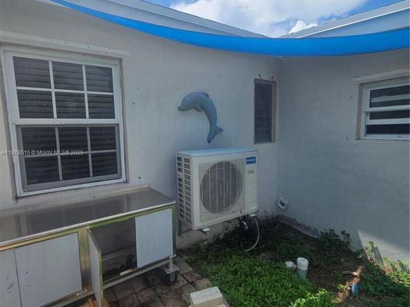 4320 NE 18th Ave, Pompano Beach FL 33064