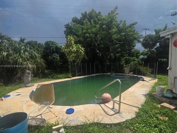 4320 NE 18th Ave, Pompano Beach FL 33064