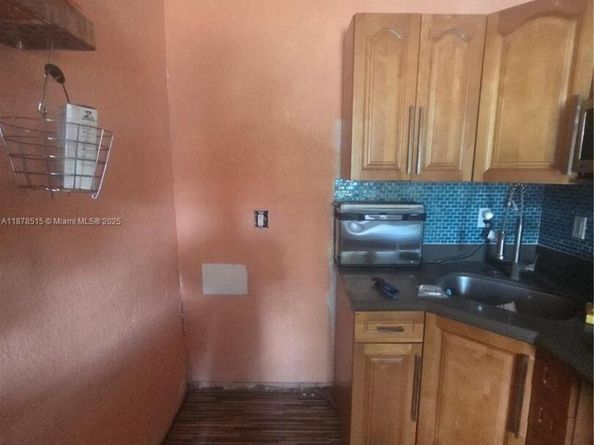 4320 NE 18th Ave, Pompano Beach FL 33064