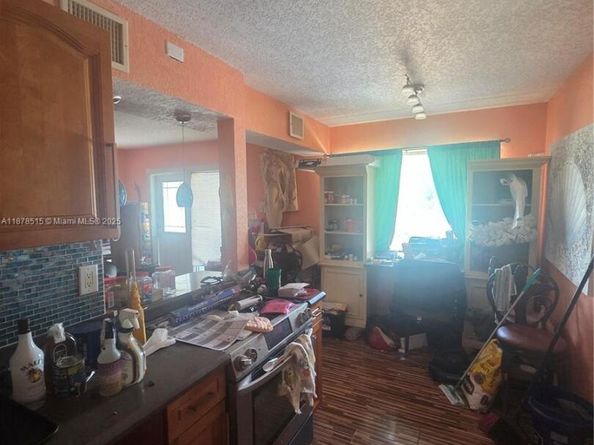 4320 NE 18th Ave, Pompano Beach FL 33064