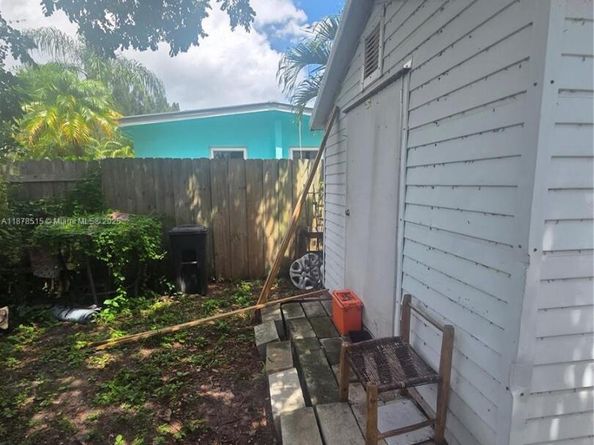4320 NE 18th Ave, Pompano Beach FL 33064