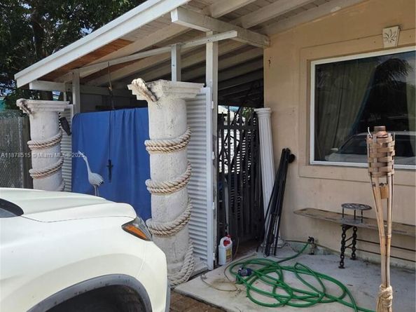 4320 NE 18th Ave, Pompano Beach FL 33064
