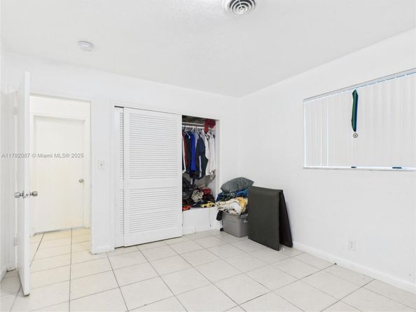1713 SW 11th Ct, Fort Lauderdale FL 33312