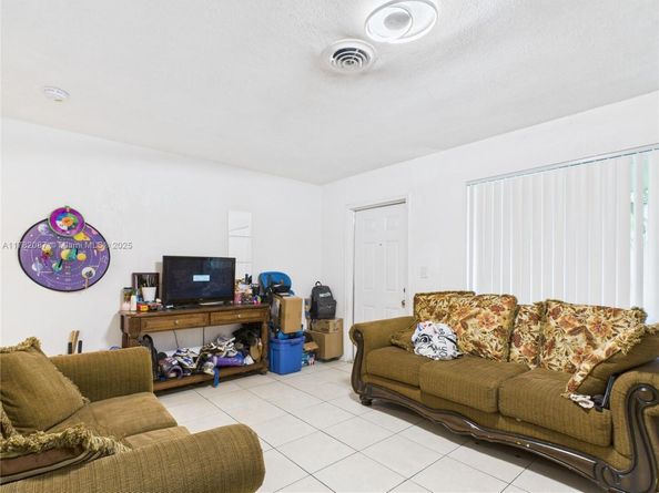1713 SW 11th Ct, Fort Lauderdale FL 33312