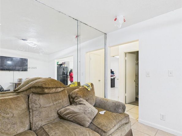 1713 SW 11th Ct, Fort Lauderdale FL 33312