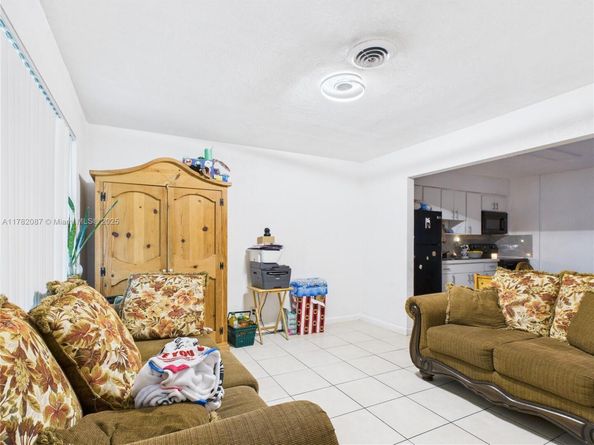 1713 SW 11th Ct, Fort Lauderdale FL 33312