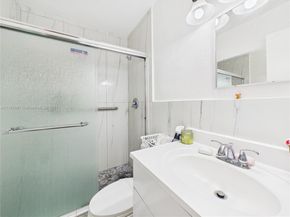 1713 SW 11th Ct, Fort Lauderdale FL 33312