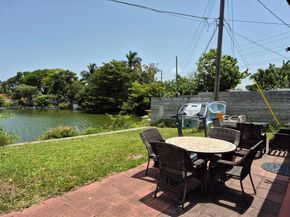 5930 N Farragut Dr, Hollywood FL 33021