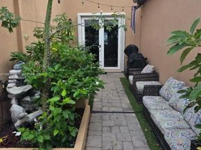 17135 SW 96 St, Miami FL 33196