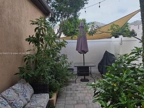 17135 SW 96 St, Miami FL 33196