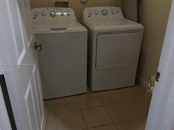 17135 SW 96 St, Miami FL 33196