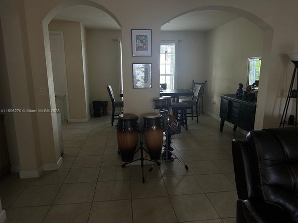 17135 SW 96 St, Miami FL 33196