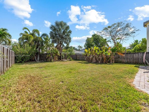 2873 NE 1st Dr, Homestead FL 33033