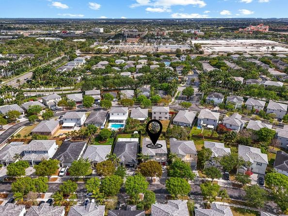2873 NE 1st Dr, Homestead FL 33033