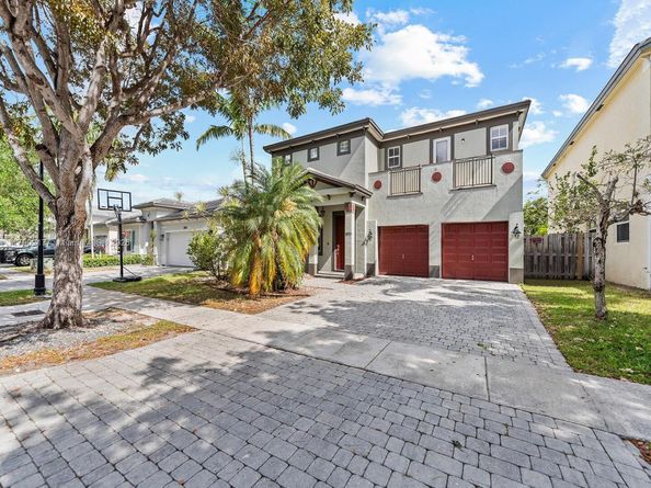 2873 NE 1st Dr, Homestead FL 33033