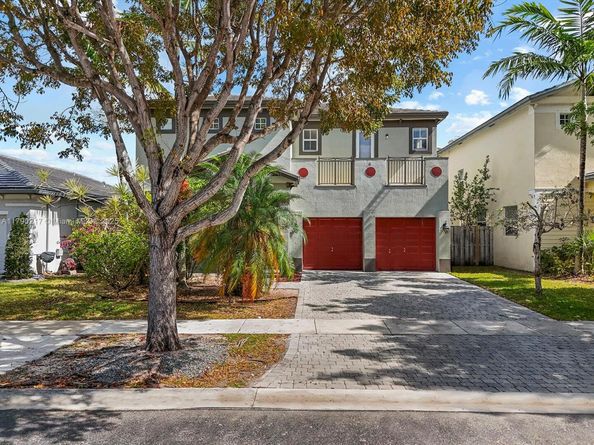 2873 NE 1st Dr, Homestead FL 33033