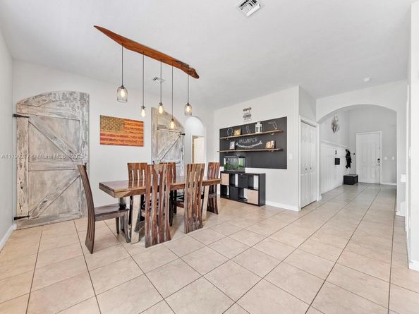 2873 NE 1st Dr, Homestead FL 33033