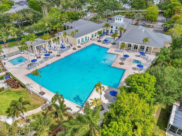 2873 NE 1st Dr, Homestead FL 33033