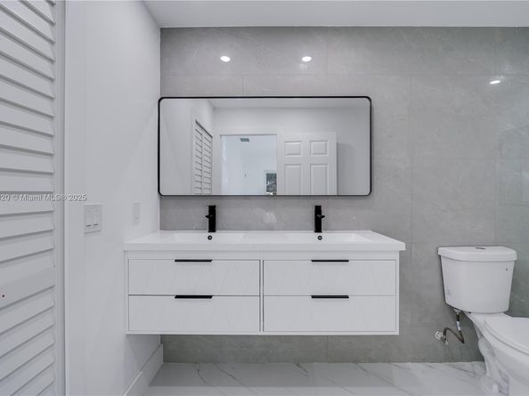 1655 NW 111th Way, Coral Springs FL 33071