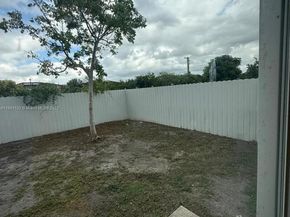 2121-2125 NW 72nd st, Miami FL 33147