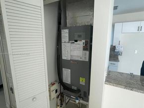 2121-2125 NW 72nd st, Miami FL 33147