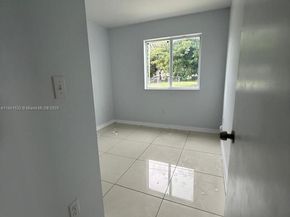 2121-2125 NW 72nd st, Miami FL 33147