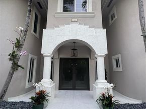 3185 Washington St, Miami FL 33133