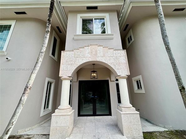 3185 Washington St, Miami FL 33133