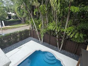 3185 Washington St, Miami FL 33133