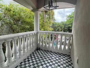 3185 Washington St, Miami FL 33133