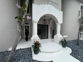 3185 Washington St, Miami FL 33133
