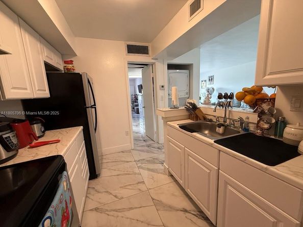 15241 SW 80th St 207, Miami FL 33193