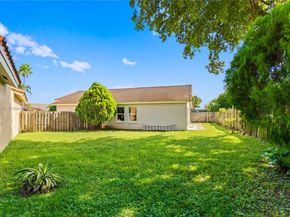 6090 NW 179th Ter, Hialeah FL 33015
