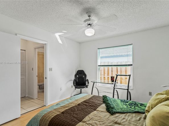 6090 NW 179th Ter, Hialeah FL 33015