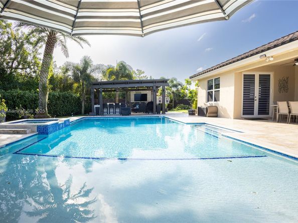 2133 NW 14th Pl, Homestead FL 33030