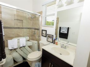2133 NW 14th Pl, Homestead FL 33030
