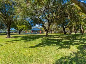 5201 Jefferson St, Hollywood FL 33021