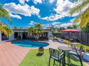 5201 Jefferson St, Hollywood FL 33021